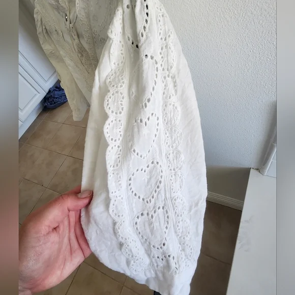 White Eyelet Button-Up Blouse - Picture 5 of 5